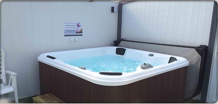 jacuzzi gites de la Léonière