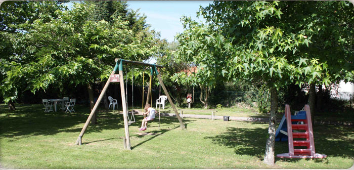 aire de jeux gites de la Léonière